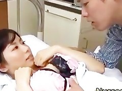 Japans kus verpleegkundigen spelen slapende